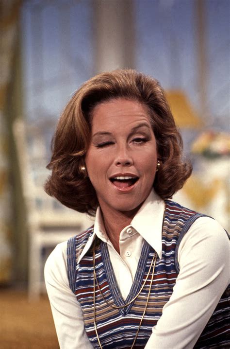 17 Sweet And Silly Behind The Scenes Pictures From The Mary Tyler