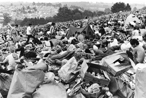 this day in history 1969 woodstock music festival ends