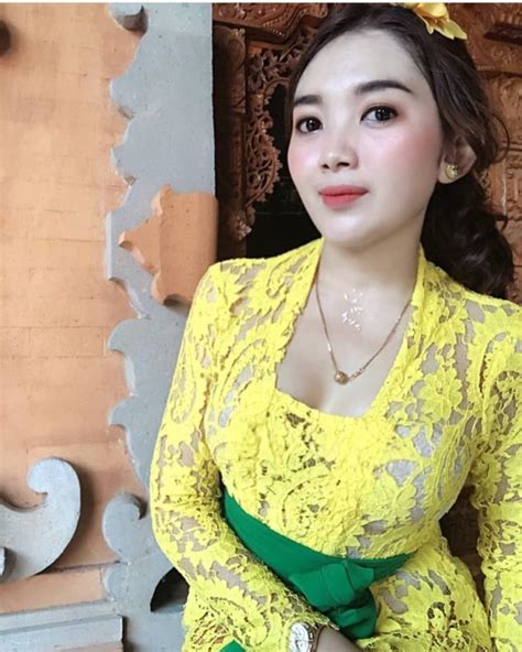 √ 30 Model Kebaya Kuning Kunyit Emas Lemon Modern