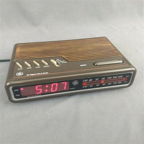pin  robbie korff  radio digital alarm clock radio alarm clock