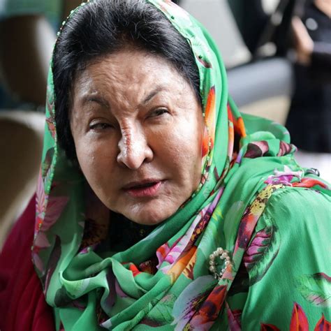 malaysia 1mdb scandal ex pm najib razak s wife rosmah mansor gives up