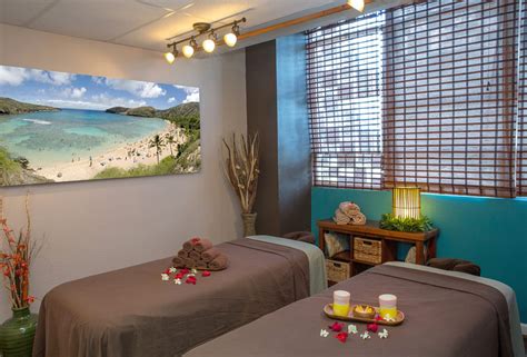visit the massage clinic of hawaii natural therapy in honolulu