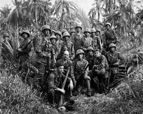 marine pfc found clutching a sword and surrounded by 13 dead japanese soldiers