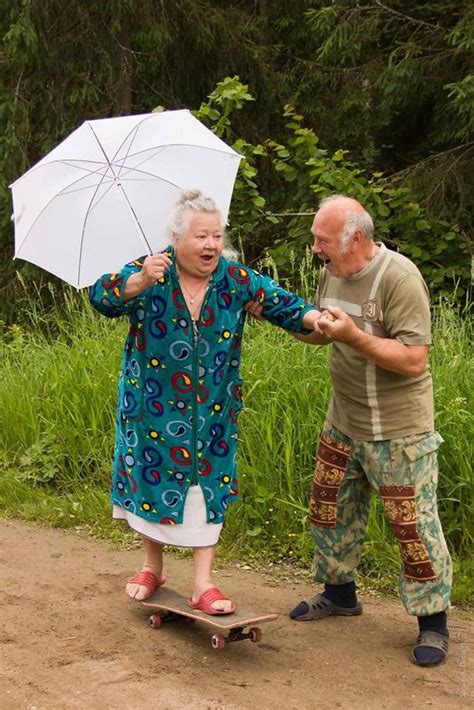 16 Elderly Couples Prove You’re Never Too Old To Have Fun