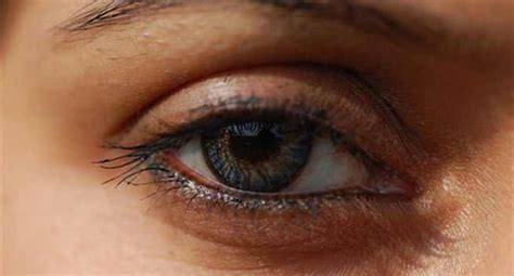 How To Remove Sand Or Dust Particles Stuck In Your Eyes Read Health