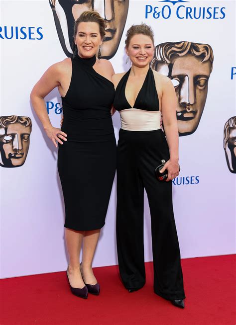 kate winslet and mia threapleton do mother daughter style on the red