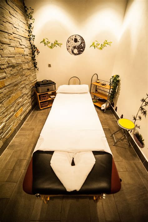 massage room  rock wall   fulchers therapeutic massage