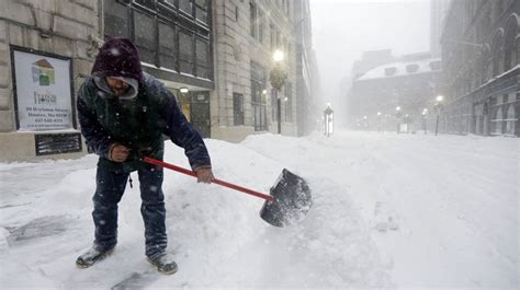 shoveling snow  increase  risk  heart attack shoveling
