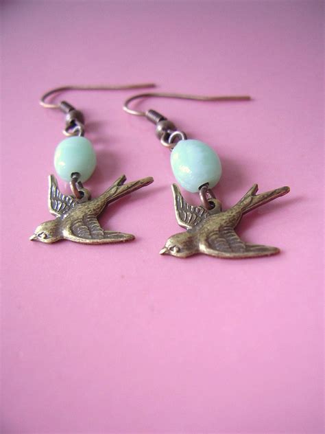 Cute Little Swallow Earrings Van Sillyoldsuitcase Op Etsy Etsy Earrings
