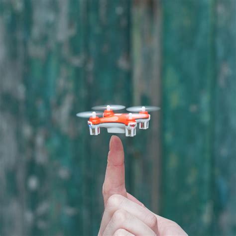 skeye nano drone  small   balance   fingertip  gadgeteer