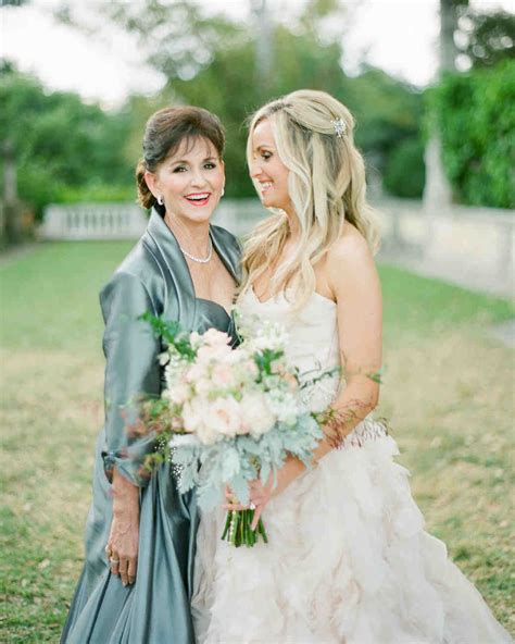 55 heartwarming mother daughter wedding photos martha stewart weddings