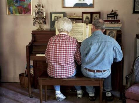 old couples in love are so cute 30 pics 1