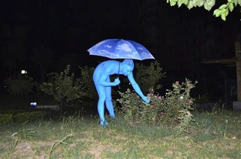it s like avatar but with a naked runner and a sex doll