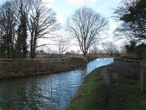 canal aqueduct  stephen craven geograph britain  ireland