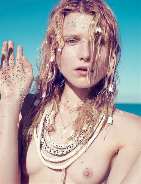 Naked Dree Hemingway Added 07 19 2016 By Gwen Ariano