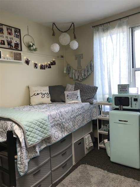 15 Incredible Dorm Room Makeovers That Will Make You Want To Go Back To