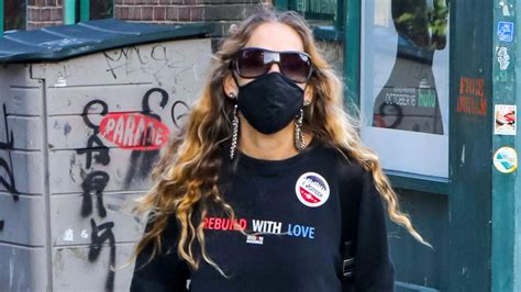 sarah jessica parker s election day outfit features