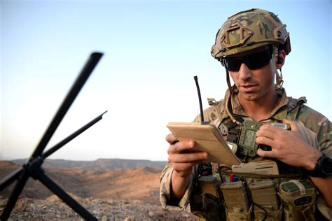 darpa radio transmitter  revolutionize battlefield communications