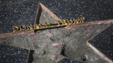 call  removal  donald trumps walk  fame star