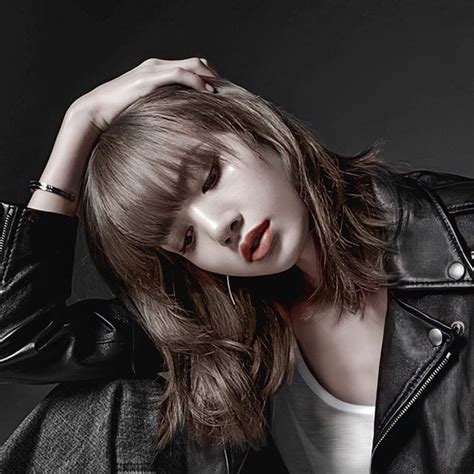 pin by ummul khair on lisa my queen in 2020 blackpink