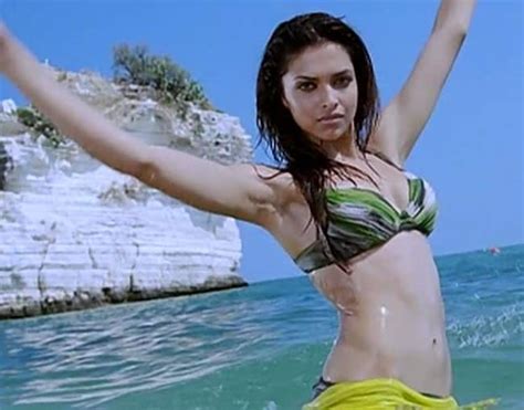 Deepika Padukone Poses In Green Bikini