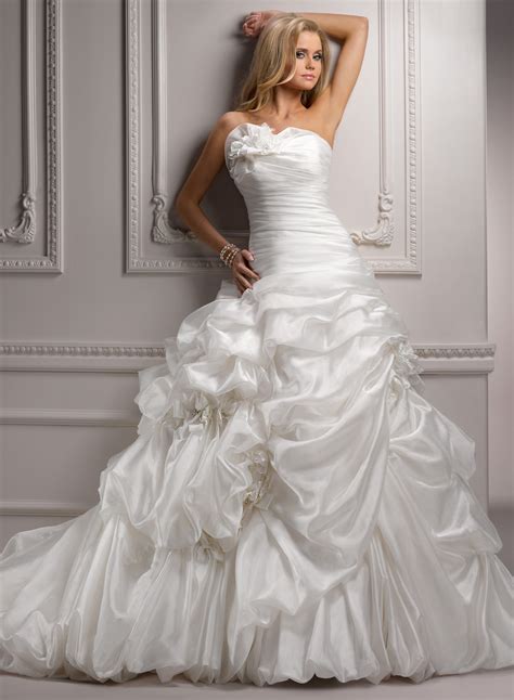 Strapless Ball Gown Wedding Dresses Chic And Elegant