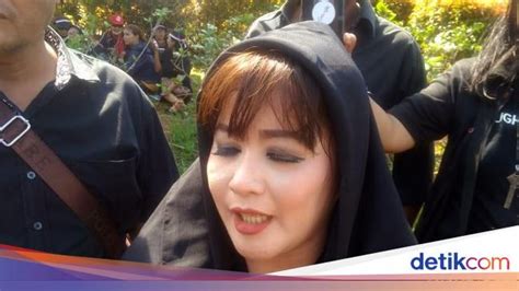 Cerita Dewi Tanjung Soal Keributan Berujung Polisikan Ketua Pdip Bogor