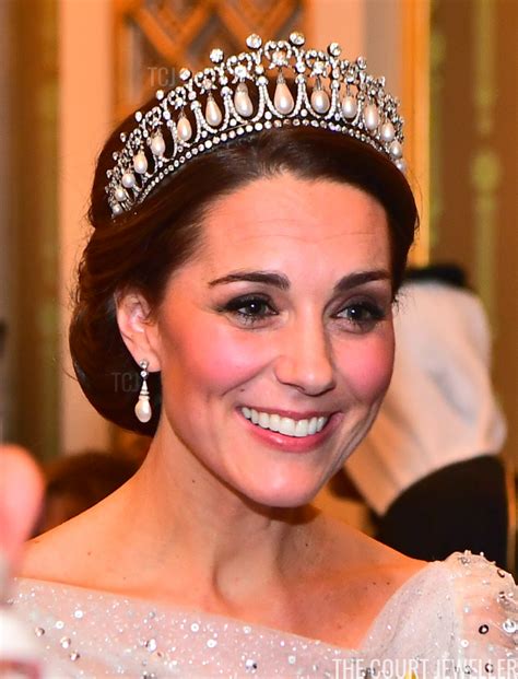 queen marys lovers knot tiara  court jeweller
