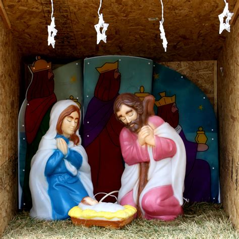 nativity scene picture  photograph  public domain