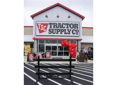 tractor supply honors top vendor partners retail restaurant facility business