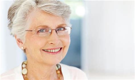 Attractive Short Hairstyles For Women Over 50 With Glasses Short Hair