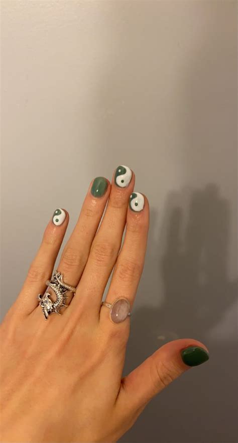 ying  nails funky nails pretty nails minimalist nails
