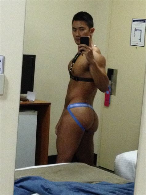 aussie hunk jeremy yong queerclick