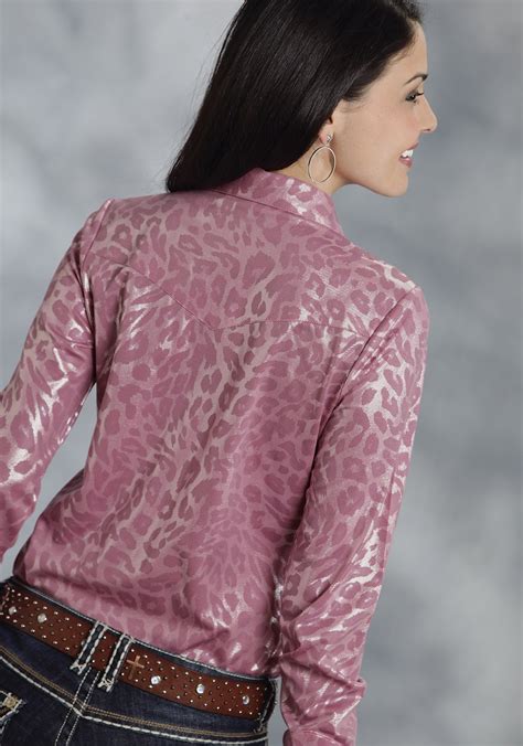 roper® women s pink shiny leopard print long sleeve snap