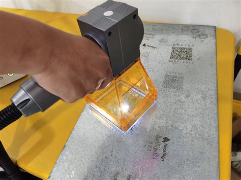heatsign  portable handheld laser engraving etching machine oz robotics