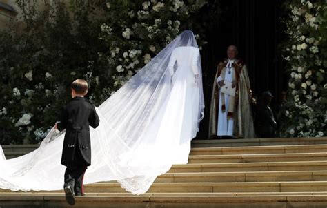 the touching detail about meghan markle s 16 foot wedding veil meghan
