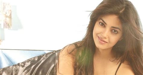 Meera Chopra Hot Fhm Magazine Photo Shoot For July 2013 Issue ~ Indian