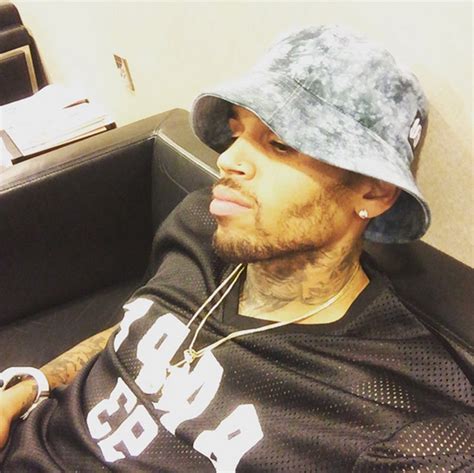 [pic] Chris Brown’s Head Tattoo Did Breezy Really Ink His Skull