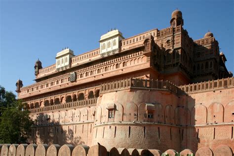 top  forts  india  living legends insight india  travel guide  india