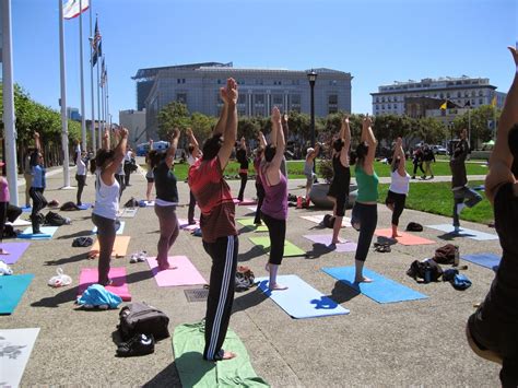 outdoor yoga class golden gate park