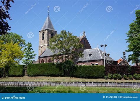 kerk  het dorp van nootdorp  nederland stock foto image  stad brug