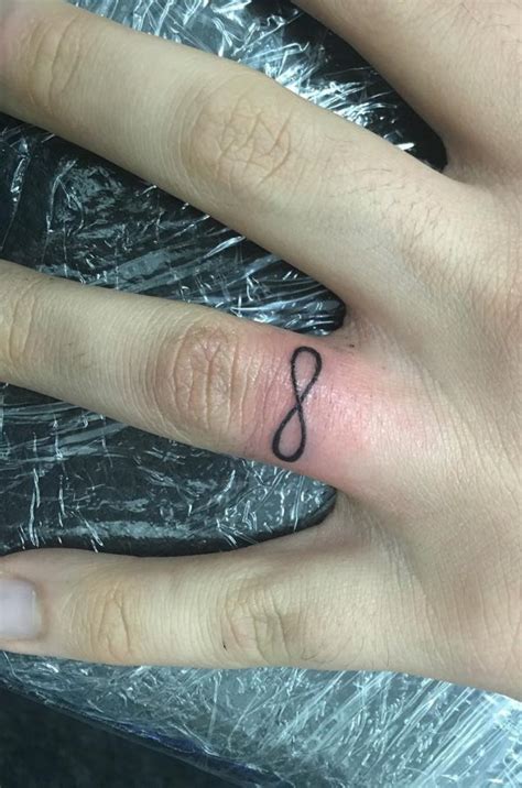 60 Romantic Ring Finger Tattoo Ideas