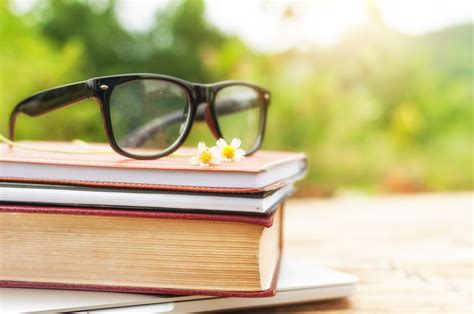 5 signs you need reading glasses laurier optical innes