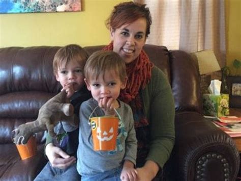 single mom turns 5 into ultimate act of kindness