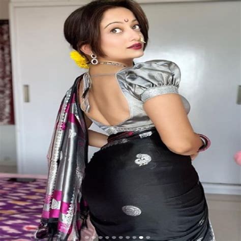manasi naik shares hot sensational saree photo on social media