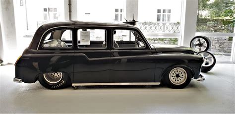 taxi  hot rod london cab offers  passenger  ride   wild side hagerty uk