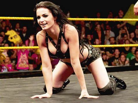 5 Divas That Wwe Should Have In Their Roster After
