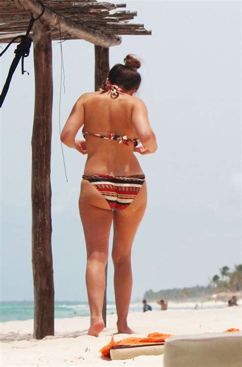 Kelly Brook 2013 Kelly Brook Wearing Bikini In Cancun