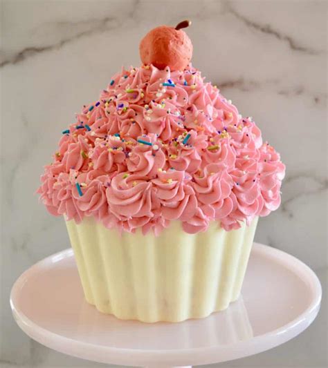 giant cupcake cake sprinkle surprise  delicious house