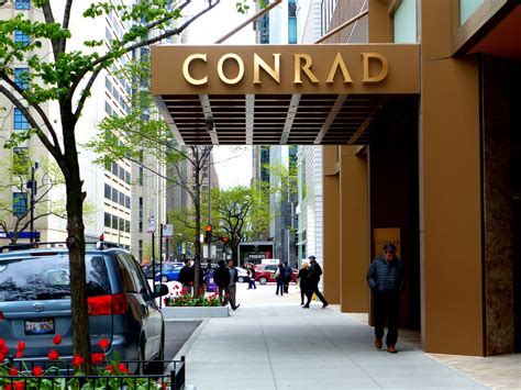 hotel review  king room   conrad chicago